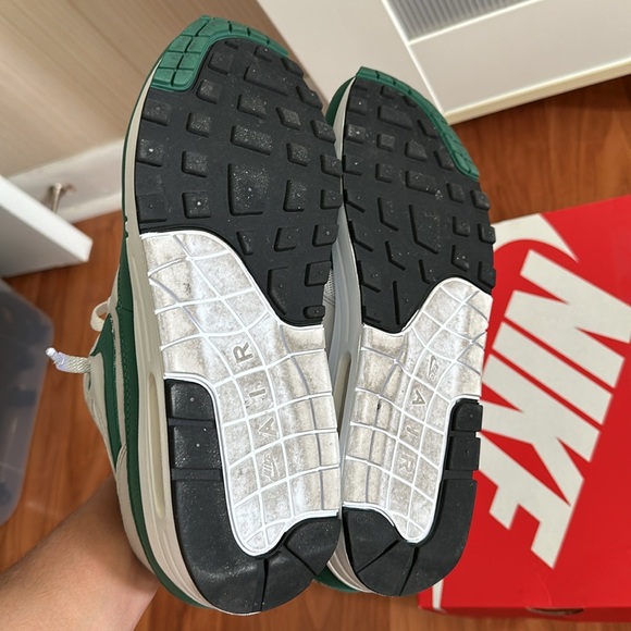 Nike Air Max 1 Evergreen - Picture 6 of 7